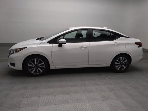 Used 2024 Nissan Versa SV FWD image 2