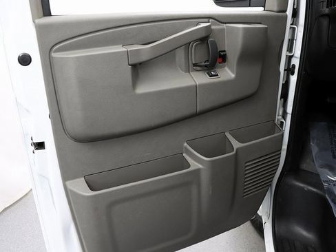 Used 2020 Chevrolet Express 2500 image 18