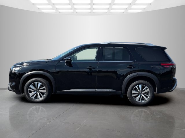 Used 2025 Nissan Pathfinder SL AWD/4WD image 4