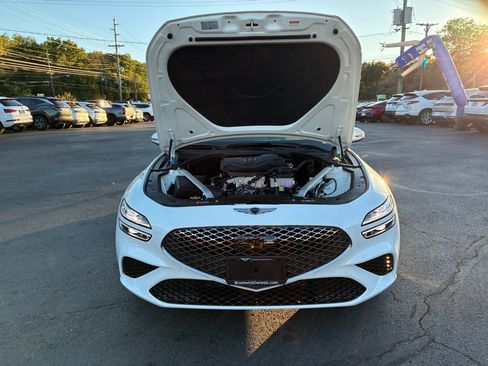 Used 2025 Genesis G70 2.5T image 9