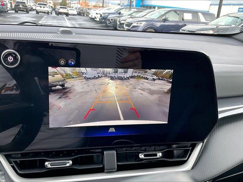 Used 2025 Chevrolet Equinox LT image 19