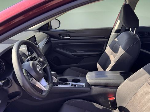 Used 2025 Nissan Altima 2.5 SV AWD/4WD image 24