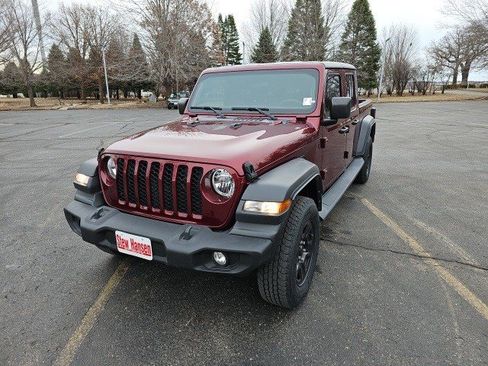 Used 2021 Jeep Gladiator Sport image 2