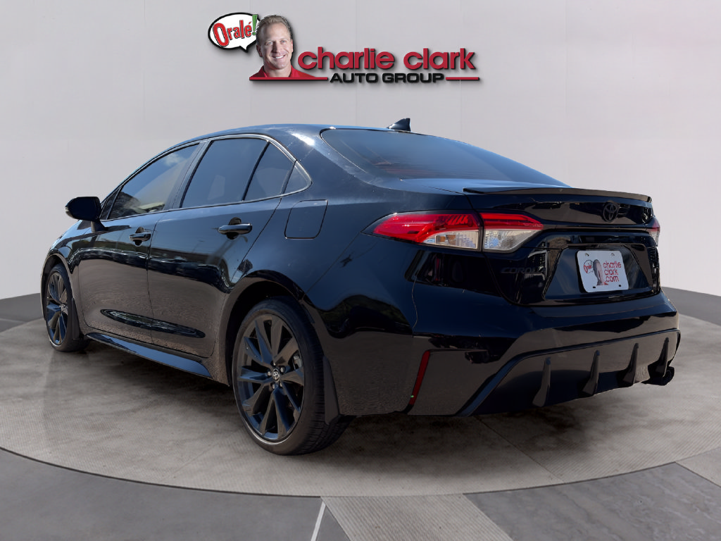 Used 2025 Toyota Corolla SE FWD image 3
