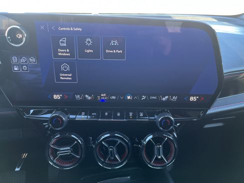 Used 2025 Chevrolet Blazer EV RS image 29