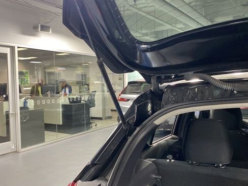 Used 2018 Nissan Kicks S FWD image 23