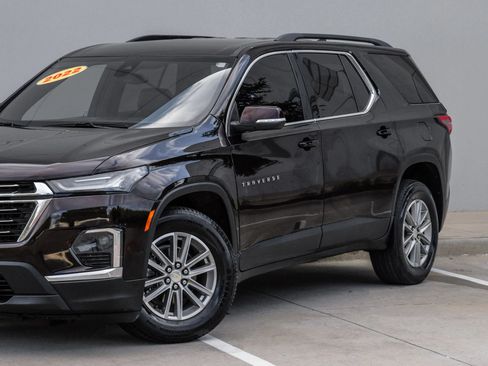 Used 2022 Chevrolet Traverse LT FWD image 7