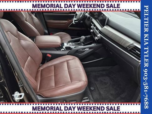 Certified 2023 Kia Telluride EX w/ EX Captain's Chair Package FWD image 14