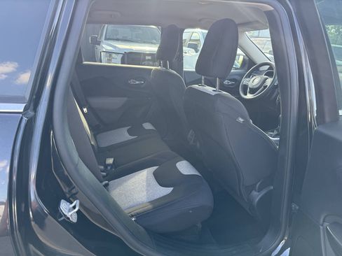 Used 2014 Jeep Cherokee Latitude FWD image 15
