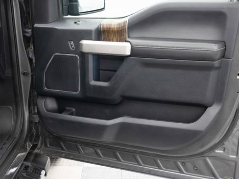 Used 2019 Ford F150 Lariat w/ Equipment Group 502A Luxury image 31