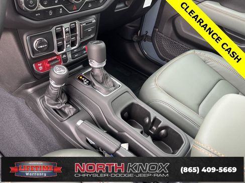 New 2025 Jeep Gladiator Mojave w/ Convenience Group image 11