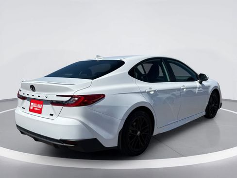 Used 2026 Toyota Camry SE w/ Convenience Package FWD image 4