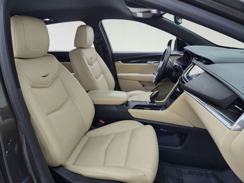 Used 2019 Cadillac XT5 FWD image 29