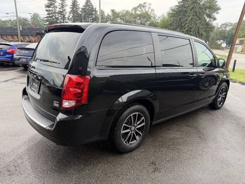 Used 2019 Dodge Grand Caravan GT FWD image 4