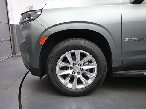 Used 2023 Chevrolet Suburban Premier AWD/4WD image 9