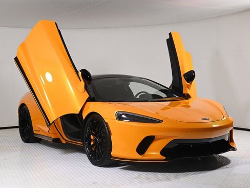 Used 2023 McLaren GT image 23