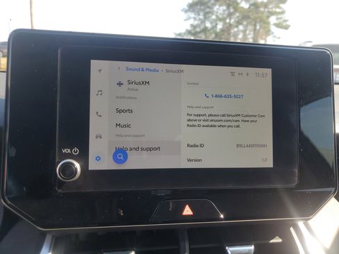 Used 2023 Toyota Venza LE image 19