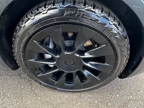 Used 2023 Tesla Model Y Long Range AWD/4WD image 11