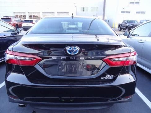Used 2024 Toyota Camry XLE w/ Cold Weather Package image 5