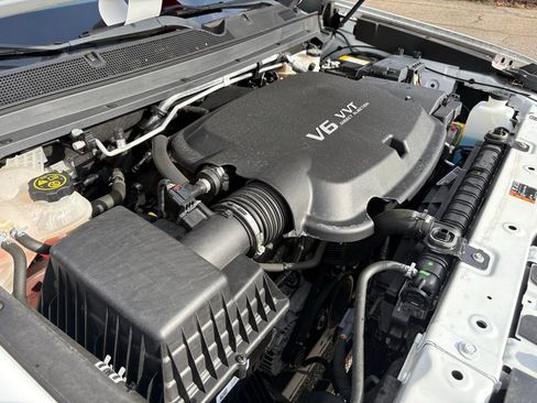 Used 2022 Chevrolet Colorado W/T image 17