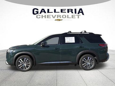 Used 2022 Nissan Pathfinder Platinum w/ Cargo Package image 4