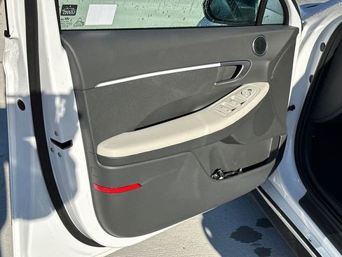 New 2025 Hyundai Sonata SE FWD image 11