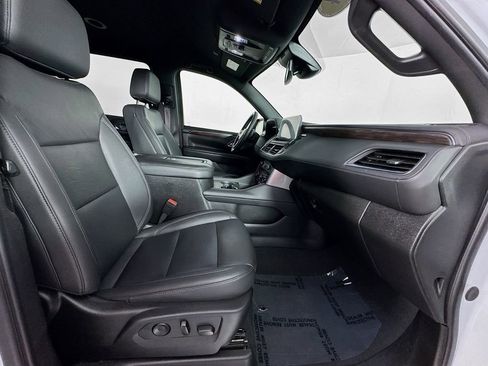 Used 2024 Chevrolet Suburban LT image 31