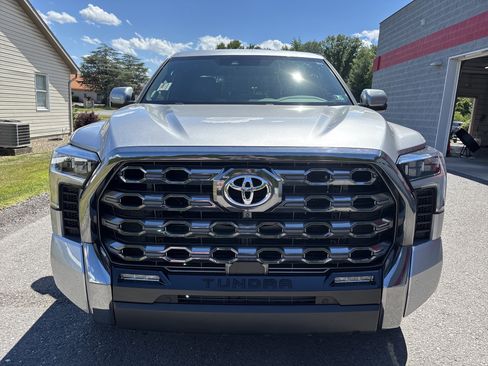 Used 2024 Toyota Tundra Platinum AWD/4WD image 8