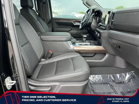 Used 2024 Chevrolet Silverado 1500 LT Trail Boss w/ Convenience Package II AWD/4WD image 19