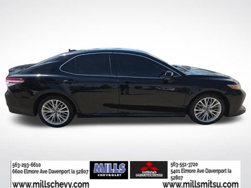 Used 2019 Toyota Camry XLE w/ Carpet Mat Package FWD image 6