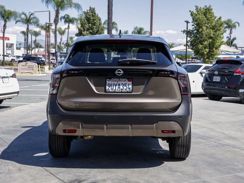 Used 2025 Nissan Kicks SV FWD image 5