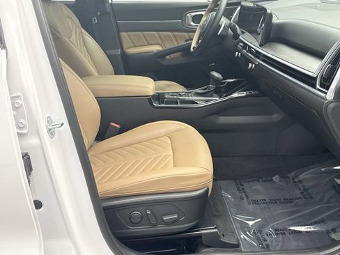 Used 2025 Kia Sorento SX Prestige w/ Olive Brown Leather Package AWD/4WD image 19