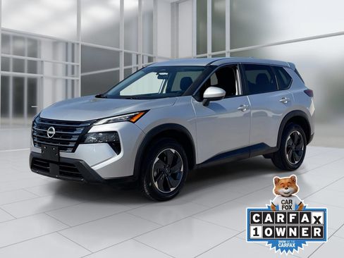 Certified 2025 Nissan Rogue SV AWD/4WD image 2