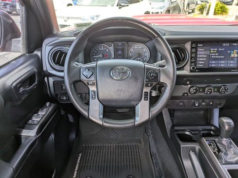 Used 2020 Toyota Tacoma TRD Sport image 15