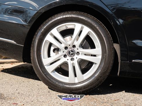 Used 2018 Mercedes-Benz S 560 4MATIC Sedan w/ Premium Package image 11