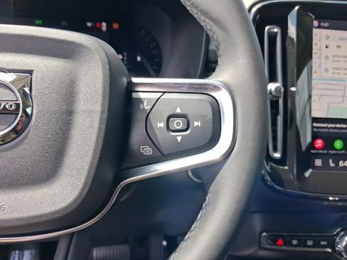 Used 2024 Volvo XC40 B5 Core AWD/4WD image 17