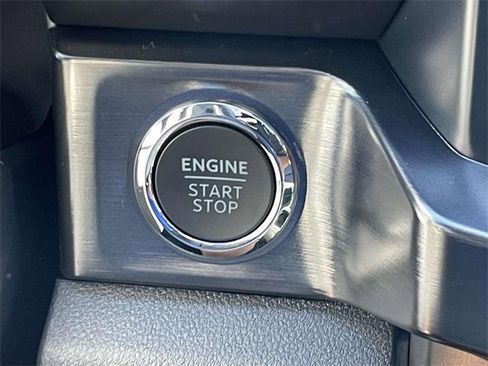 New 2026 Ford F250 Lariat w/ Black Appearance Package image 19