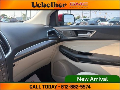 Used 2019 Ford Edge Titanium w/ Equipment Group 301A FWD image 32