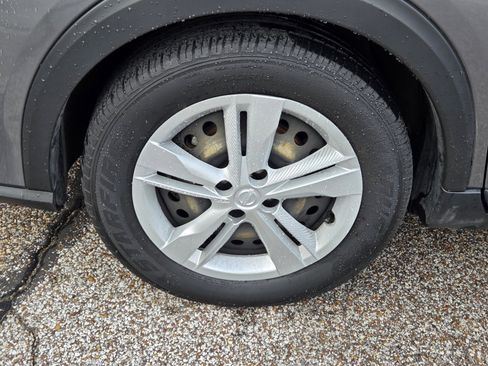 Used 2023 Nissan Kicks S image 9