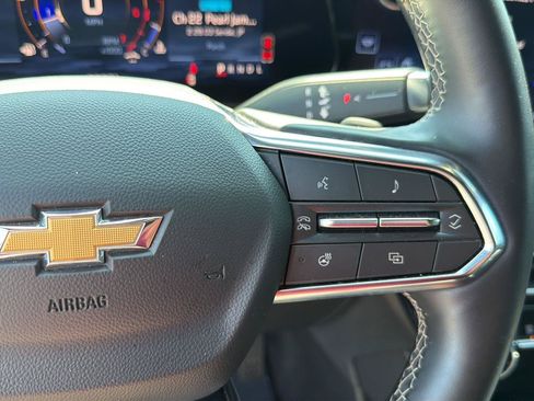 Used 2025 Chevrolet Traverse LT FWD image 22
