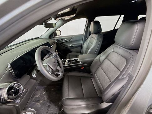 New 2026 Chevrolet Equinox LT w/ Convenience Package II AWD/4WD image 15