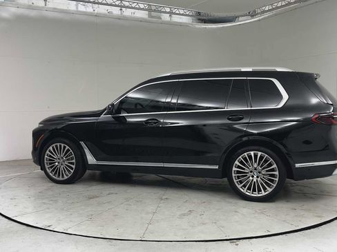 Used 2023 BMW X7 xDrive40i w/ Premium Package AWD/4WD image 3