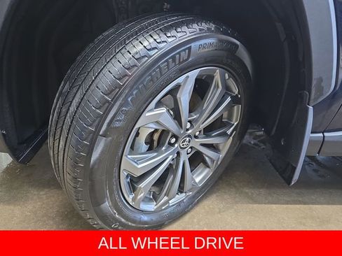 Used 2022 Toyota RAV4 XLE Premium AWD/4WD image 33