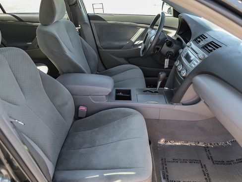 Used 2009 Toyota Camry LE FWD image 16