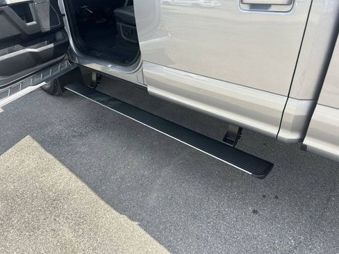 Used 2021 Ford F250 Lariat w/ Lariat Ultimate Package AWD/4WD image 19