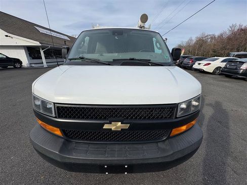 Used 2019 Chevrolet Express 3500 w/ Driver Convenience Package image 37