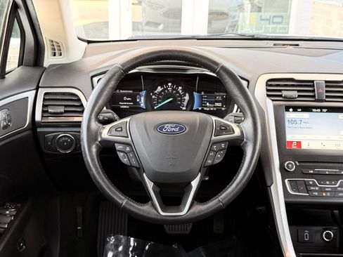 Used 2018 Ford Fusion SE w/ Equipment Group 602A FWD image 26