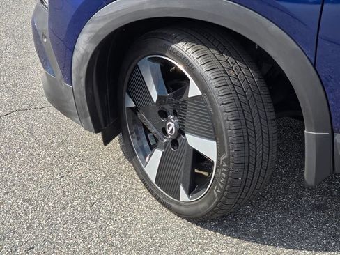 Used 2025 Nissan Kicks SR FWD image 27