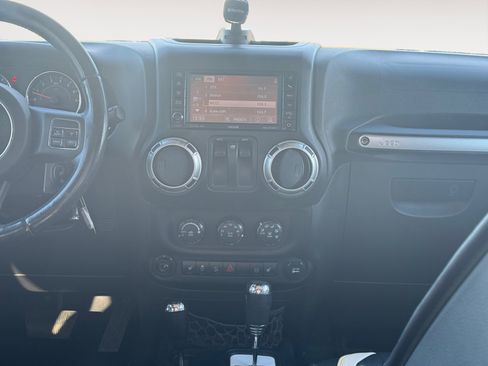 Used 2012 Jeep Wrangler Sahara w/ Connectivity Group image 11