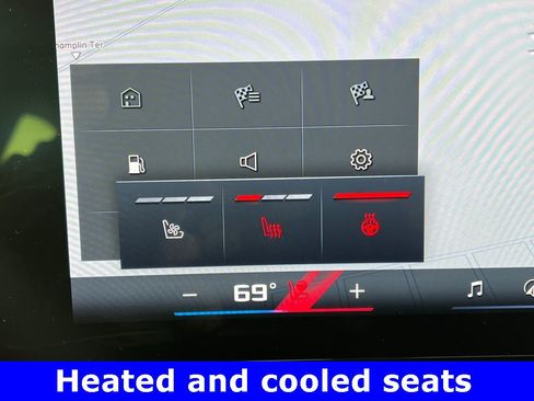 Used 2025 BMW X7 M60i w/ Executive Package image 5